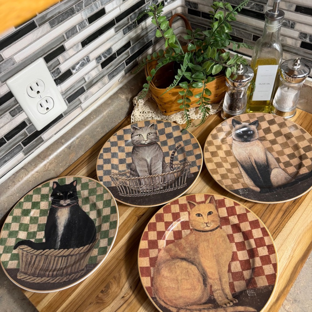 Oneida David Carter Brown Country Kitties Stoneware Salad Dessert Plates Set 4